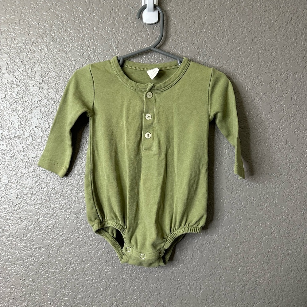 Kate Quinn long sleeve bubble onesie green‎ 12 - 18 months
